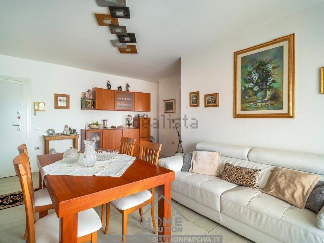 Appartamento in vendita di 104 m² in Via Guasti, 40