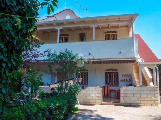 Appartamento in vendita di 104 m² in Via dei Tigli, 9