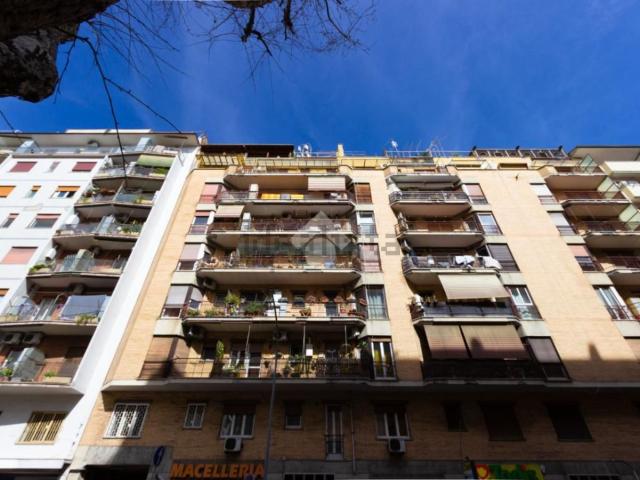 Appartamento in vendita di 104 m² in Via di Casal Bertone, 171