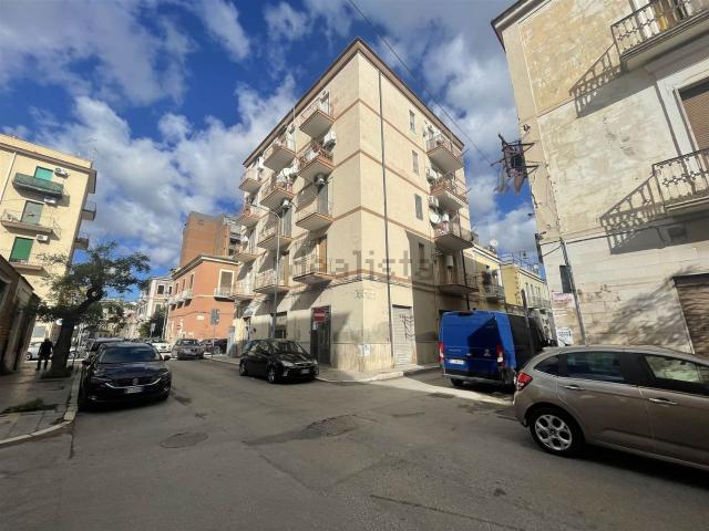 Appartamento in vendita di 104 m² in Via Ernesto Petrone, 49