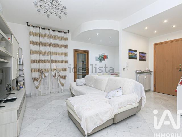 Appartamento in vendita di 104 m² in Via Francesco Ravaschio, 97