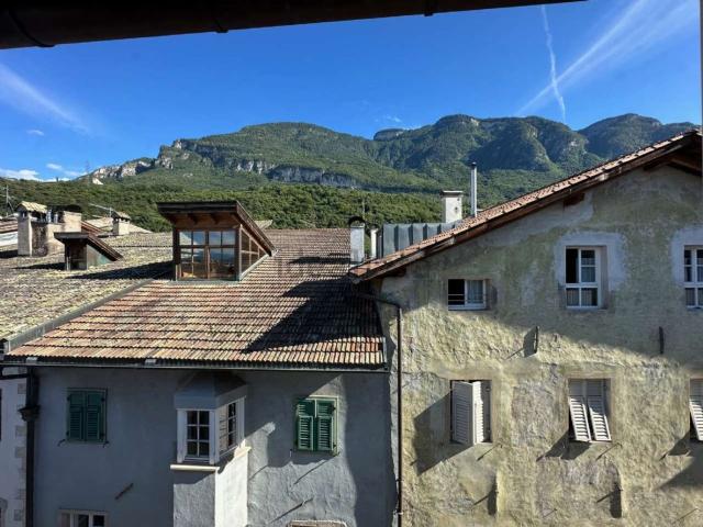 Appartamento in vendita di 104 m² in Via Hofer Andreas