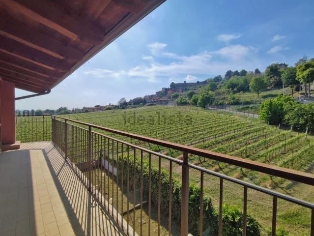Appartamento in vendita di 104 m² in Via Monte