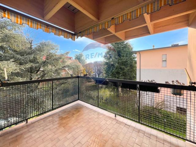 Appartamento in vendita di 104 m² in Via Marco D&apos Agrate, 36