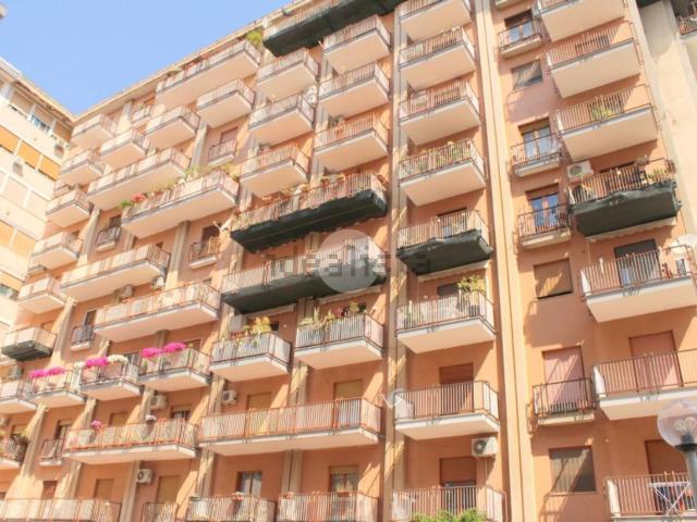 Appartamento in vendita di 104 m² in Via Michele Titone, 14