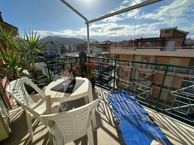 Appartamento in vendita di 104 m² in Via Nino Bixio