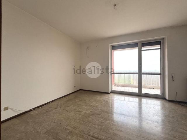 Appartamento in vendita di 104 m² in Via Sporting Mirasole, 47