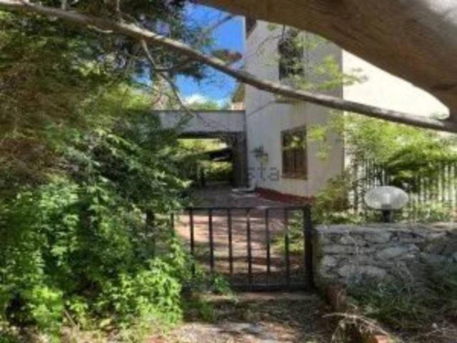Appartamento in vendita di 104 m² in Via Pozzicello