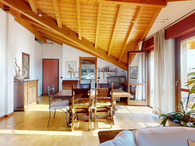 Appartamento in vendita di 104 m² in Via Pasubio, 16