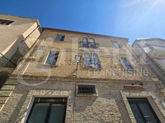 Appartamento in vendita di 104 m² in Via Terranova, 60