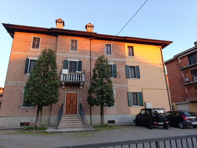 Appartamento in vendita di 104 m² in Via U. Foscolo