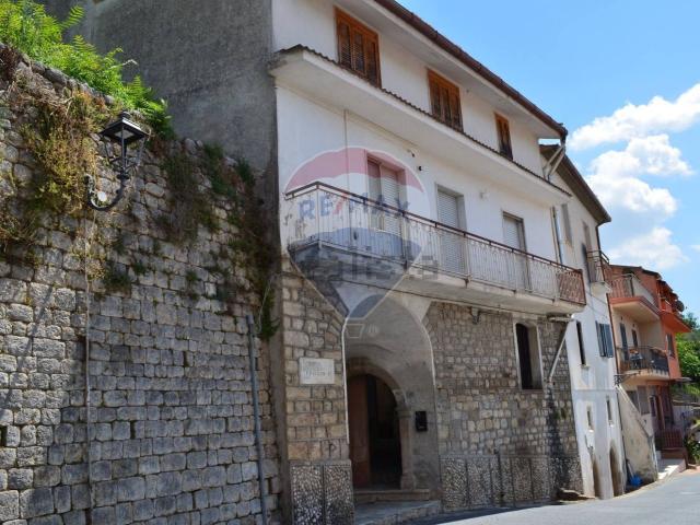 Appartamento in vendita di 104 m² in Via Umberto I, 42