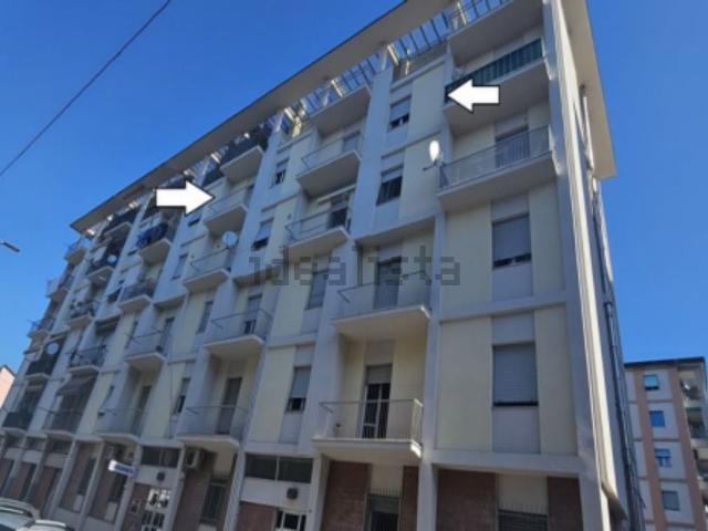 Appartamento in vendita di 104 m² in Via Ugo Foscolo