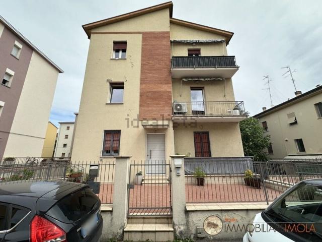 Appartamento in vendita di 104 m² in Via Ugo Foscolo