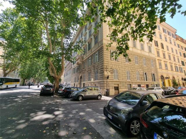 Appartamento in vendita di 104 m² in Via Varese