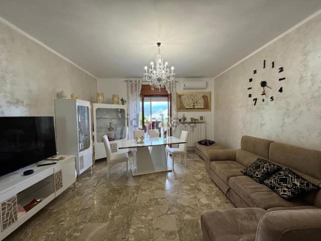 Appartamento in vendita di 104 m² in Via Vittorio Accattatis, 53