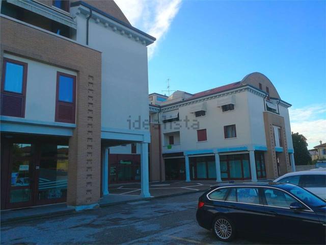 Appartamento in vendita di 104 m² in Viale Trieste, 74