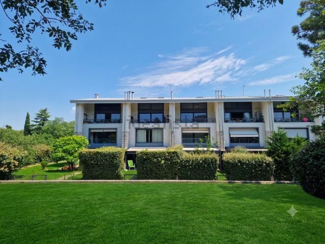 Appartamento in vendita di 108 m² in Località Aurisina Cave, 57