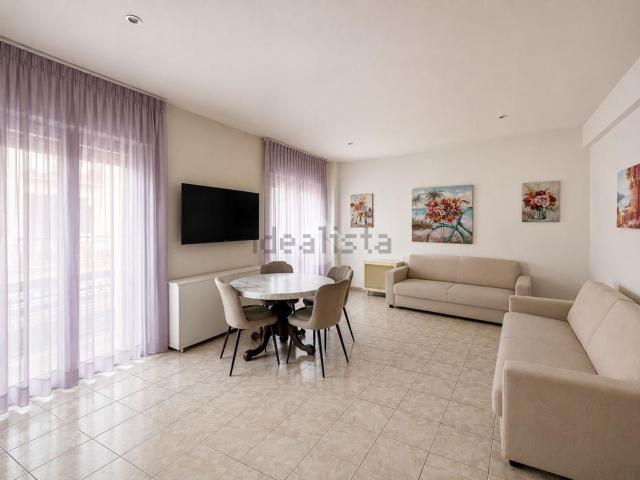 Appartamento in vendita di 104 m² in Piazza Aruleno Celio Sabino, 82