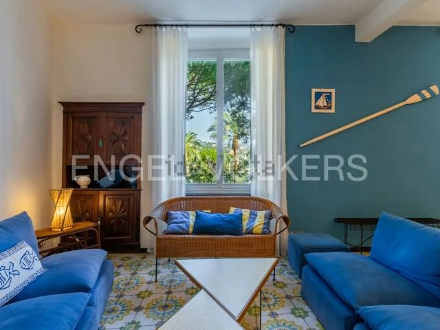 Appartamento in vendita di 104 m² in Piazza martiri della Libertà, 36
