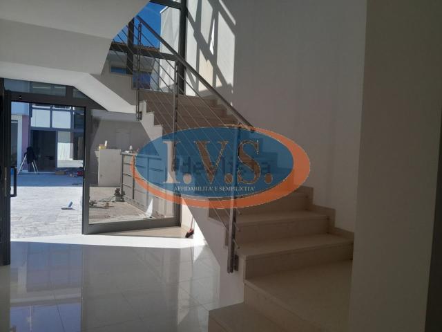 Appartamento in vendita di 105 m² in Via 2 Giugno, 24