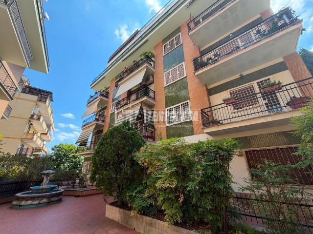 Appartamento in vendita di 105 m² in Via Collegiove, 27