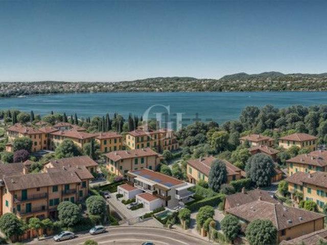 Appartamento in vendita di 105 m² in Via Costantino il Grande, 96
