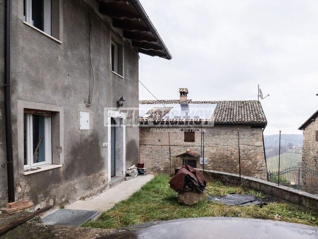 Appartamento in vendita di 105 m² in Via Casa Parenti