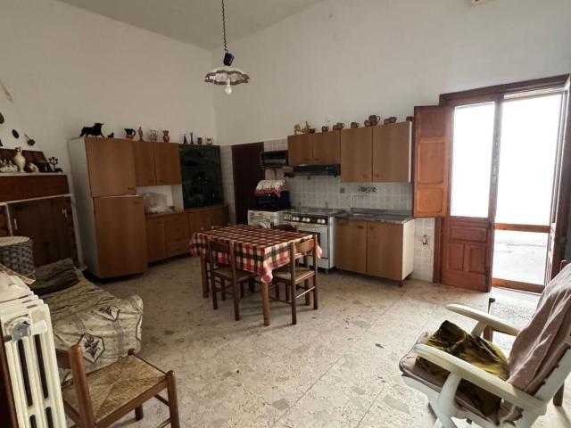 Appartamento in vendita di 105 m² in Via Cellino, 81