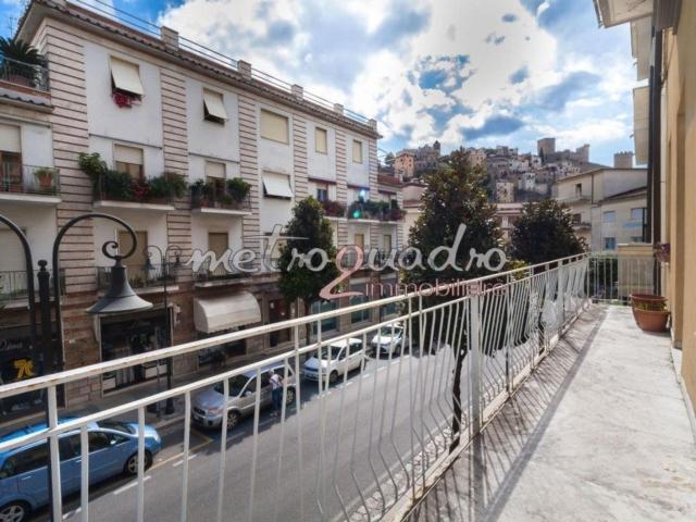 Appartamento in vendita di 105 m² in Via Civita Farnese, 24