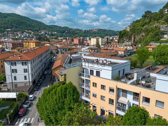 Appartamento in vendita di 105 m² in Via Cinque Giornate, 2