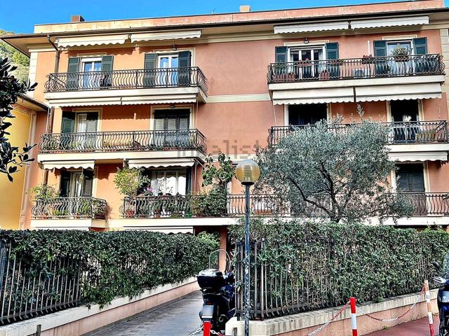 Appartamento in vendita di 105 m² in Via Angelo Argiroffo