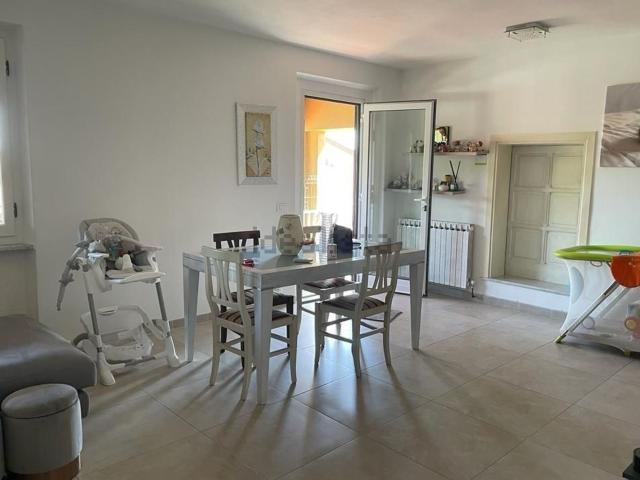 Appartamento in vendita di 105 m² in Via Acquarella