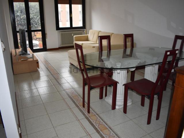 Appartamento in vendita di 105 m² in Via Alessandro Tassoni, 1