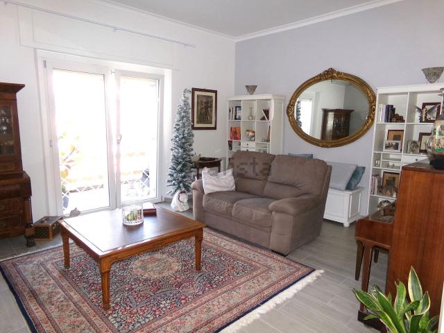 Appartamento in vendita di 105 m² in Via Ardeatina, 472