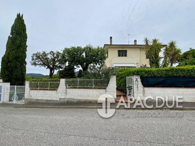 Appartamento in vendita di 105 m² in Via Arno, 12