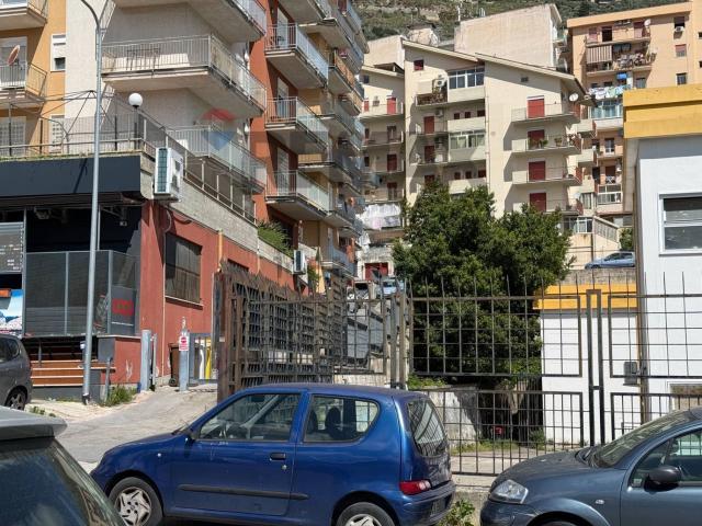 Appartamento in vendita di 105 m² in Via Biagio Giordano, 16