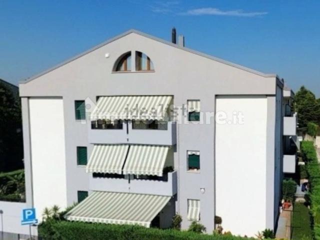 Appartamento in vendita di 105 m² in Via G. Rossa, 5