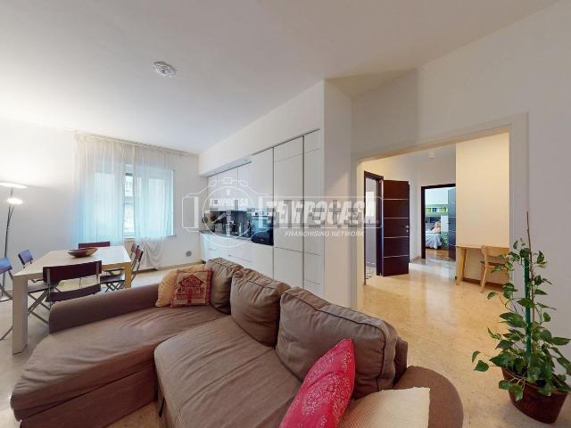Appartamento in vendita di 105 m² in Via Giulio e Corrado Venini, 38