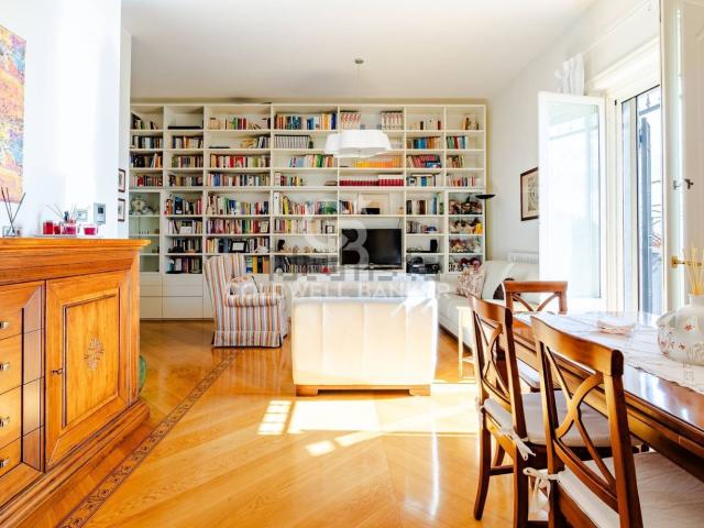 Appartamento in vendita di 105 m² in Via Giuseppe Paesano