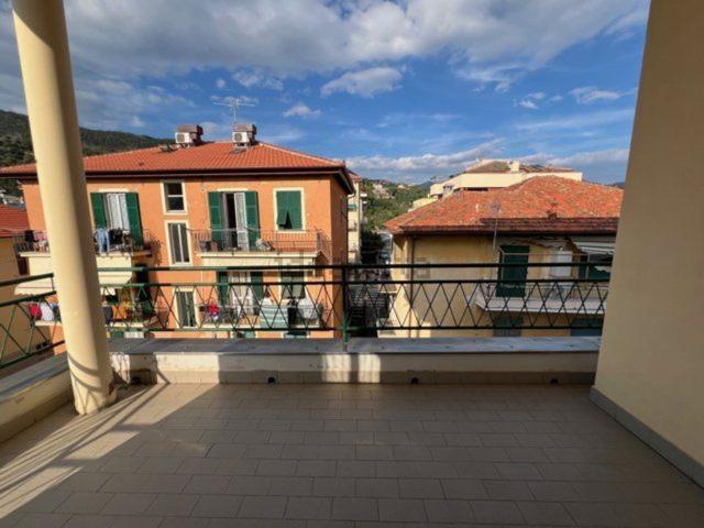 Appartamento in vendita di 105 m² in Via Giacomo Campodonico, 11