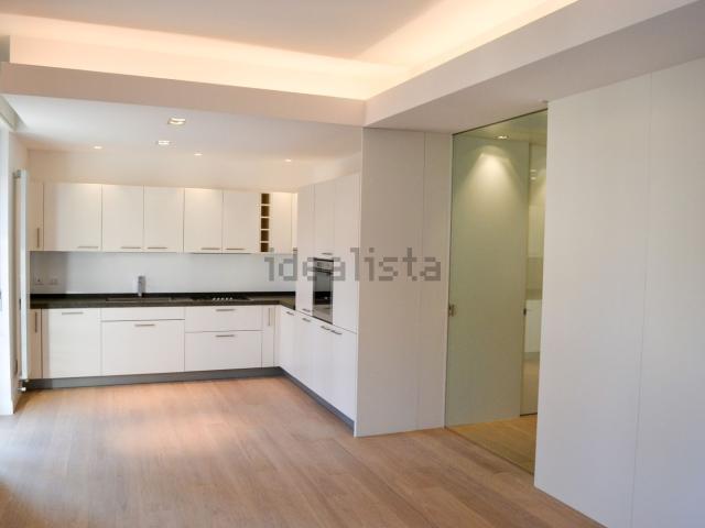 Appartamento in vendita di 105 m² in Via Gian Carlo Camozzini