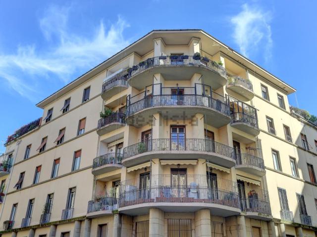 Appartamento in vendita di 105 m² in Via Gualtiero Castellini, 12