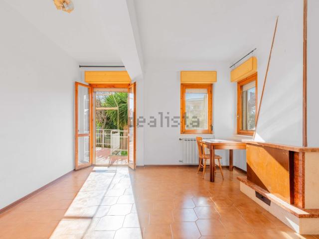 Appartamento in vendita di 105 m² in Via Guido D&apos Arezzo