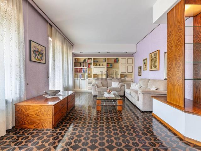 Appartamento in vendita di 105 m² in Via Don Seghezzi, 2