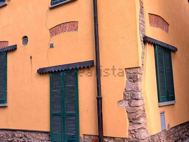Appartamento in vendita di 105 m² in Via Dossi Donato, 9