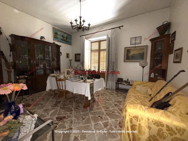 Appartamento in vendita di 105 m² in Via Dante Alighieri, 154