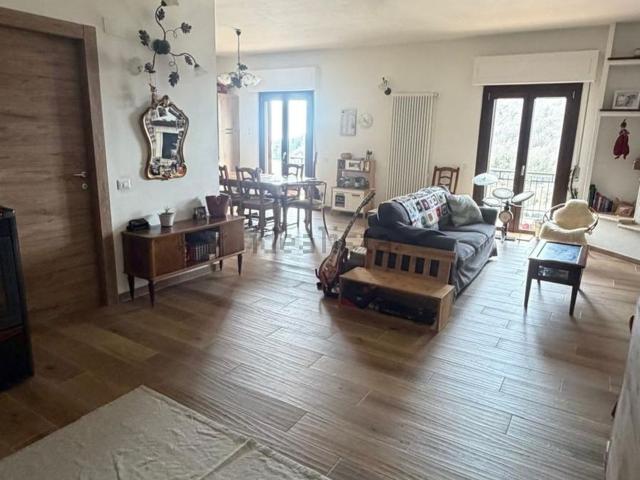 Appartamento in vendita di 105 m² in Via Dante Alighieri, 32