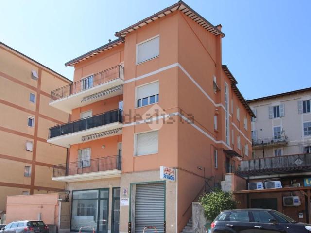 Appartamento in vendita di 105 m² in Via Dante Zeppilli, 15