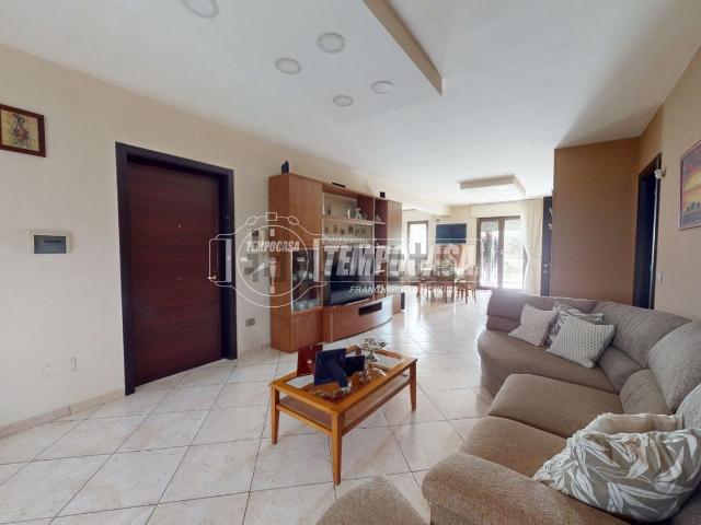 Appartamento in vendita di 105 m² in Via degli Olmi, 35